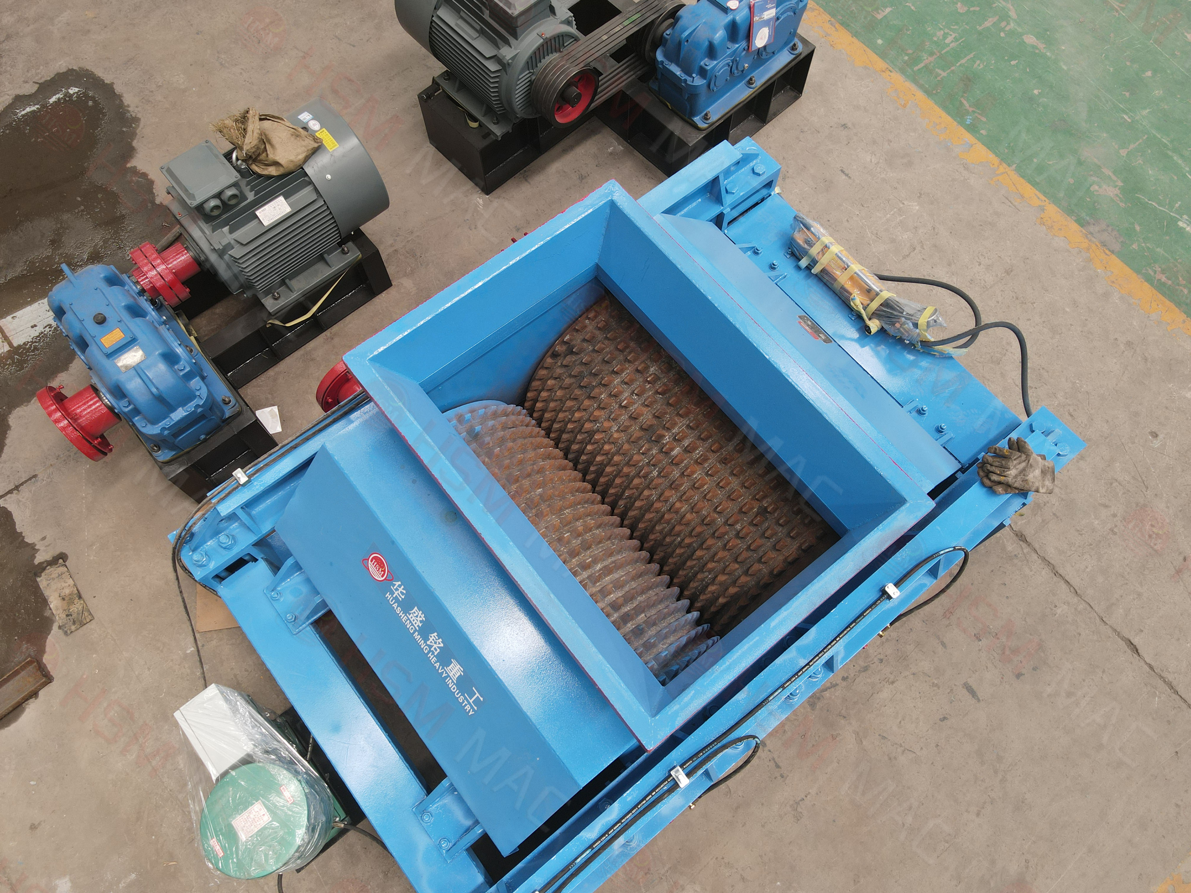 碳酸锂块破碎机,碳酸锂块齿辊破碎机价格,碳酸锂块双齿辊破碎机厂家,碳酸锂块齿辊机型号