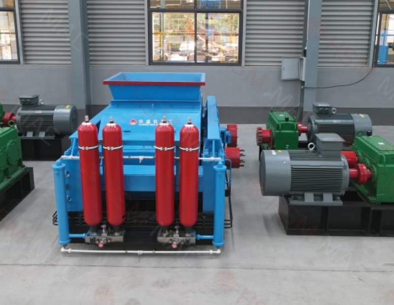 菱镁石对辊破碎机